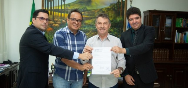 Procuradores do MPC entregam lista tríplice ao governador de Roraima