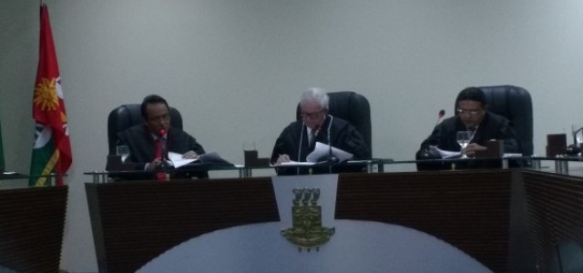 Ex-prefeito consegue liminar suspendendo decisão de julgamento do FUNDEB 2010